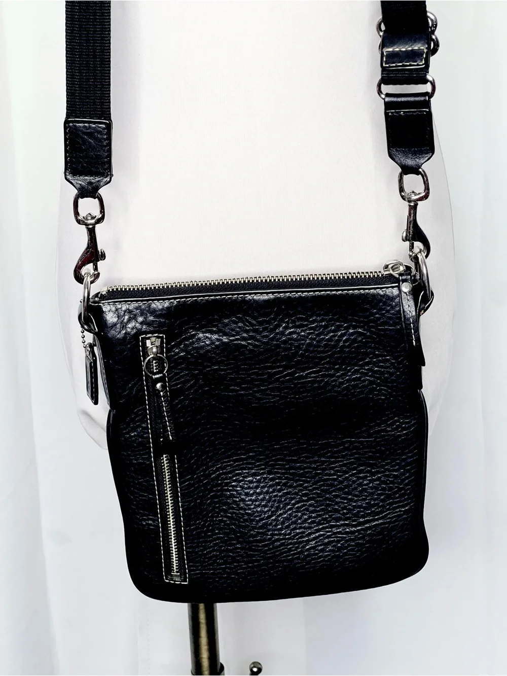 Coach Legacy Swingpack Crossbody Bag Black Pebbled Leather Y2K
